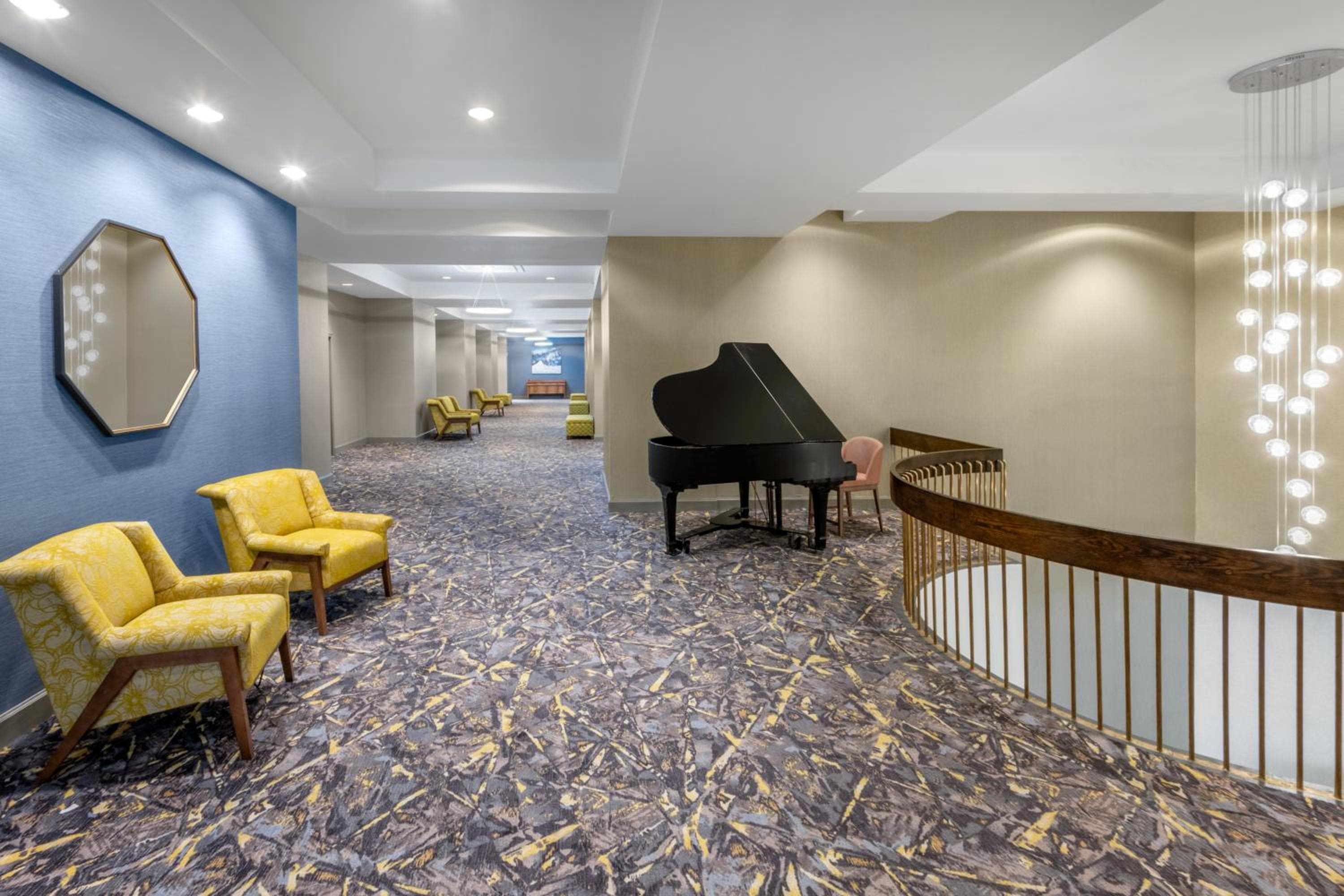 Holiday Inn and Suites Pittsfield-Berkshires