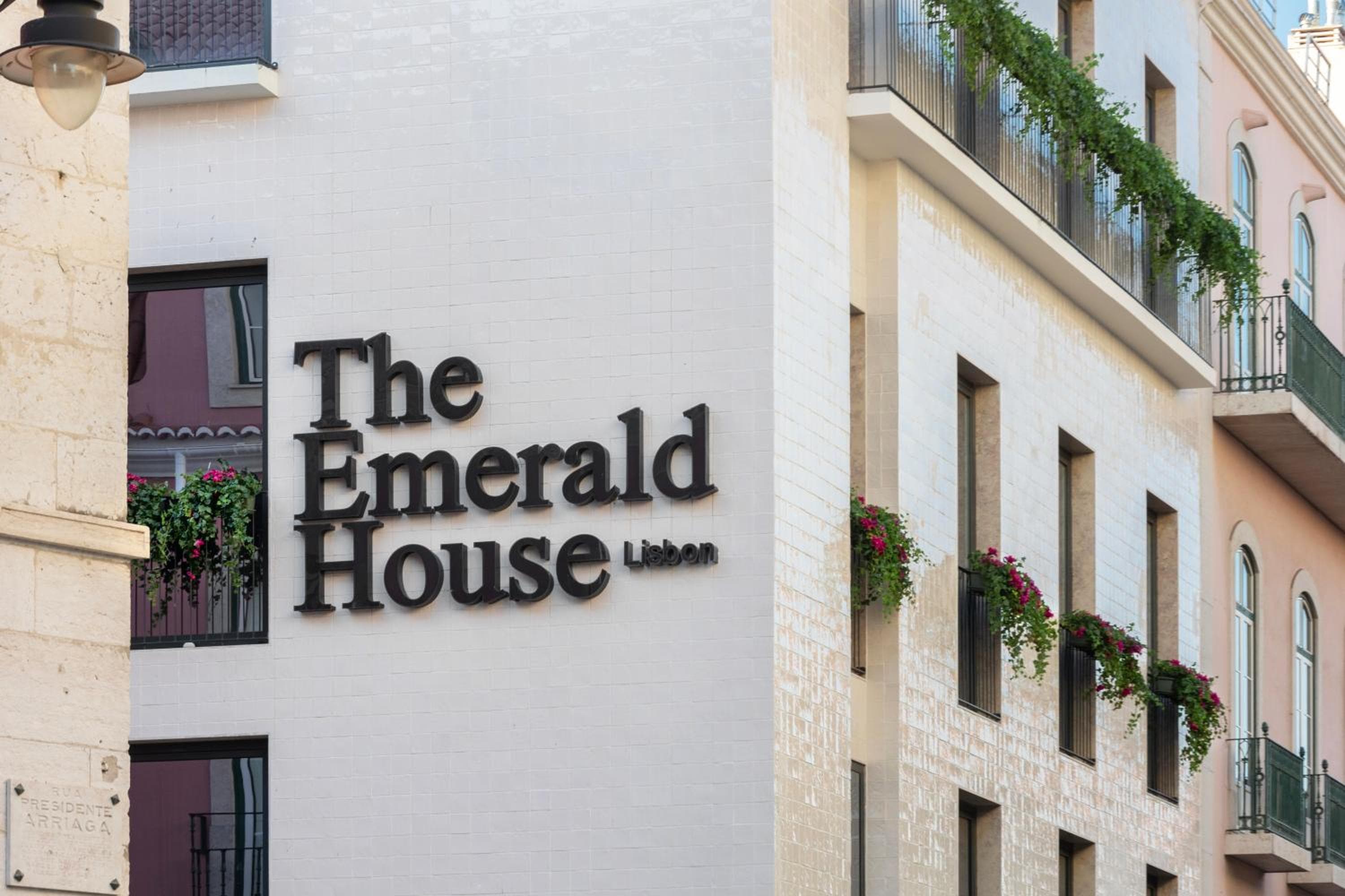 The Emerald House Lisbon Curio Collection By Hilton