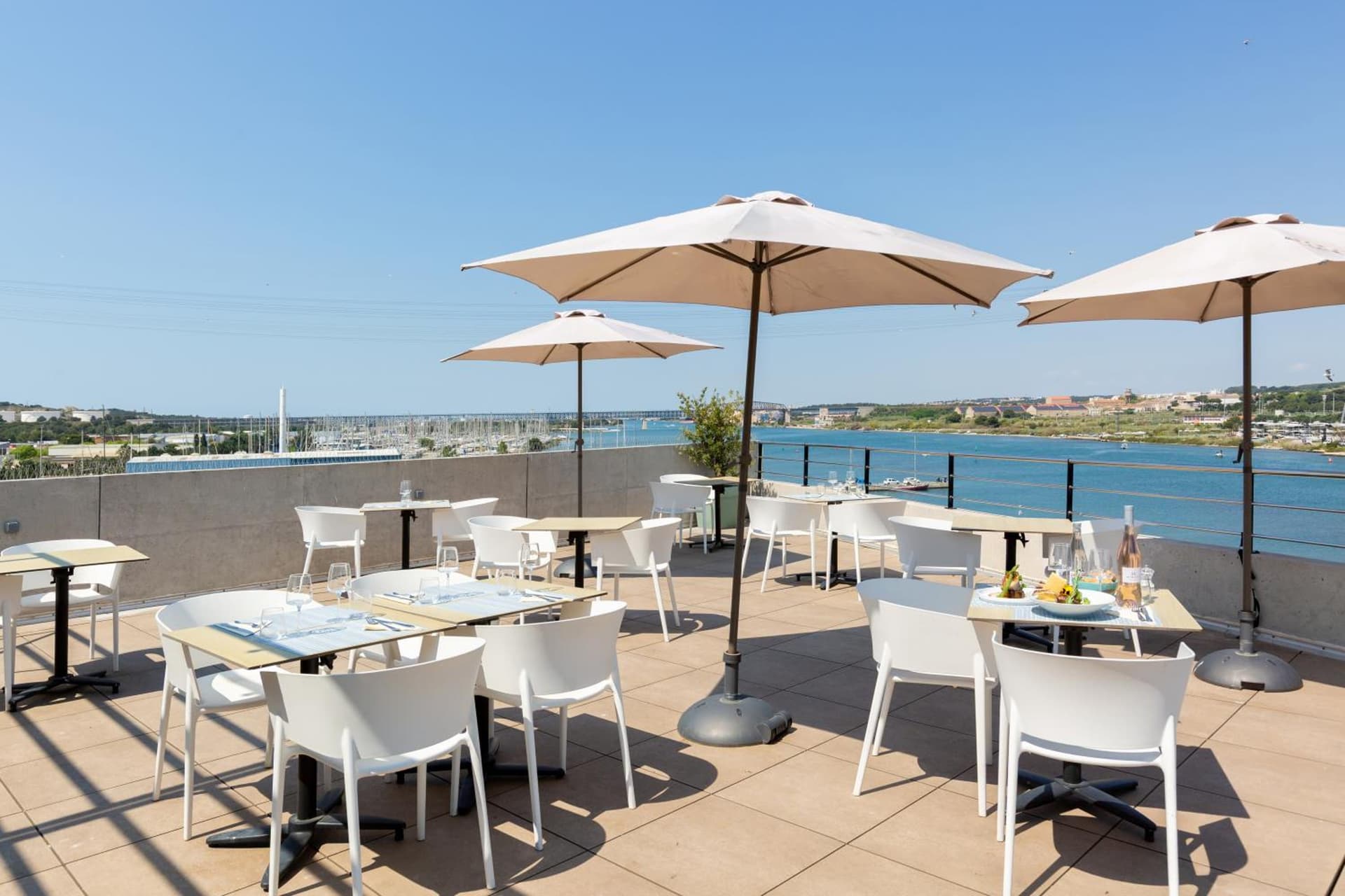 Golden Tulip Hotel & Rooftop Martigues Provence
