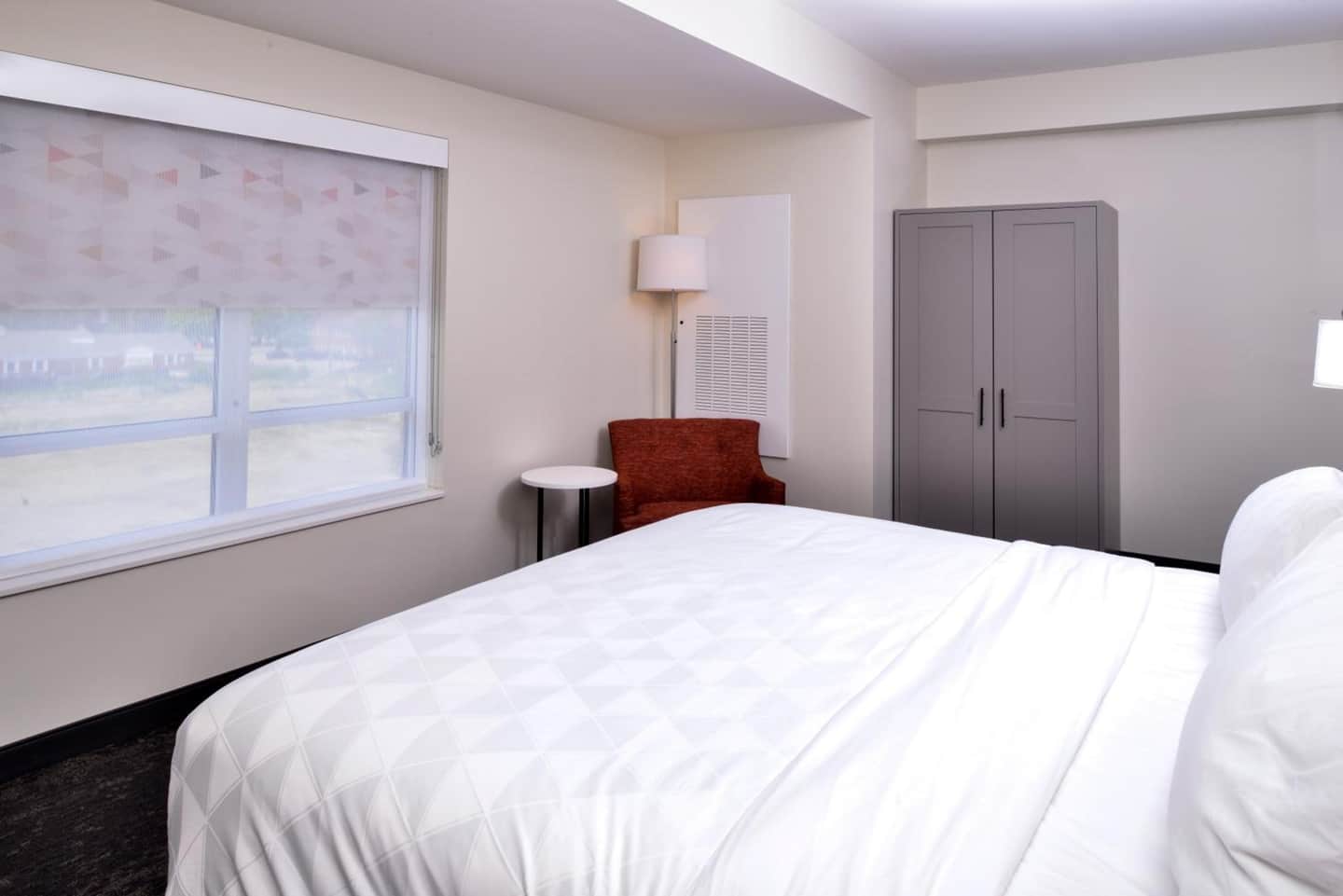 Holiday Inn & Suites Farmington Hills - Detroit NW by IHG