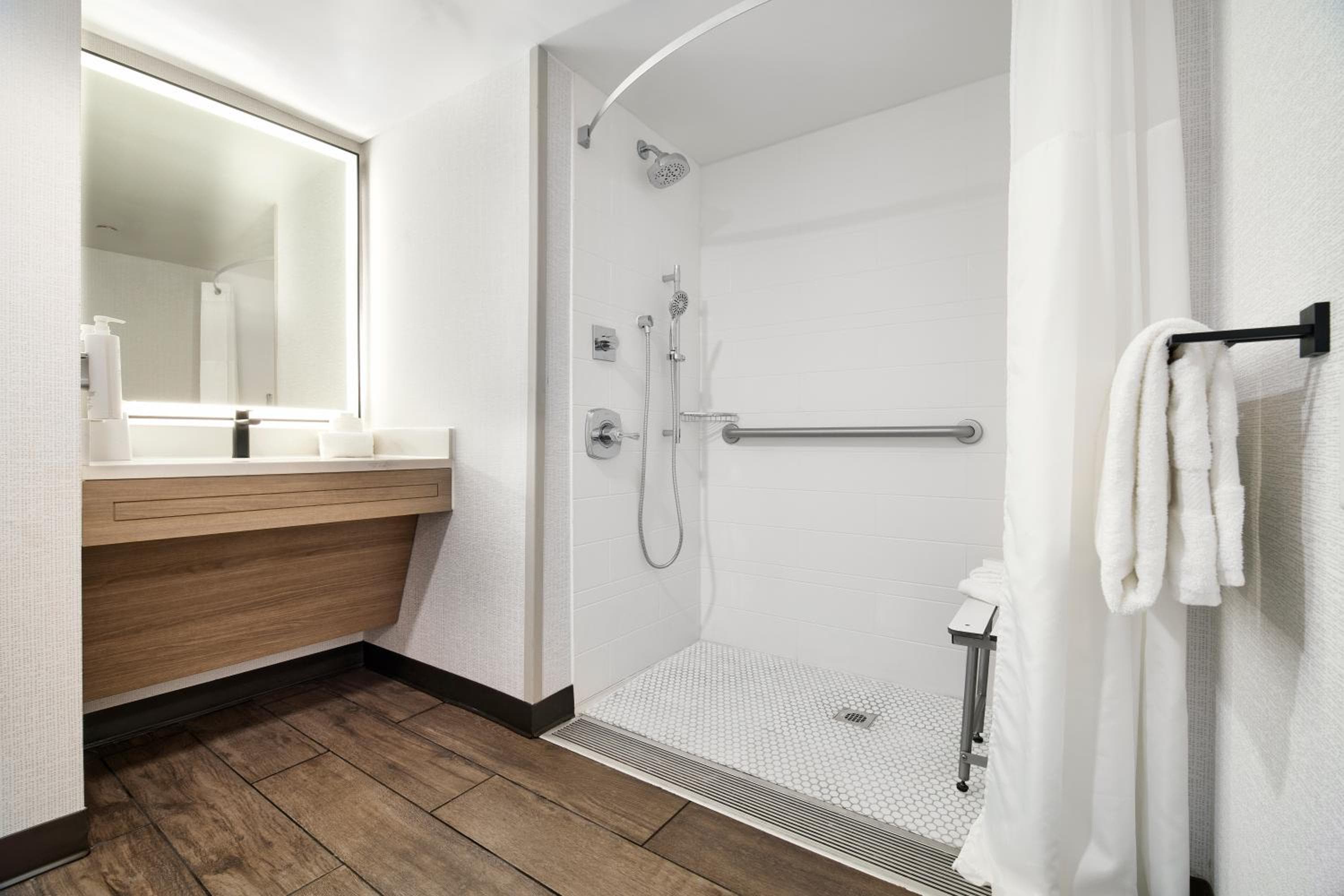 Hampton Inn by Hilton Newark Airport