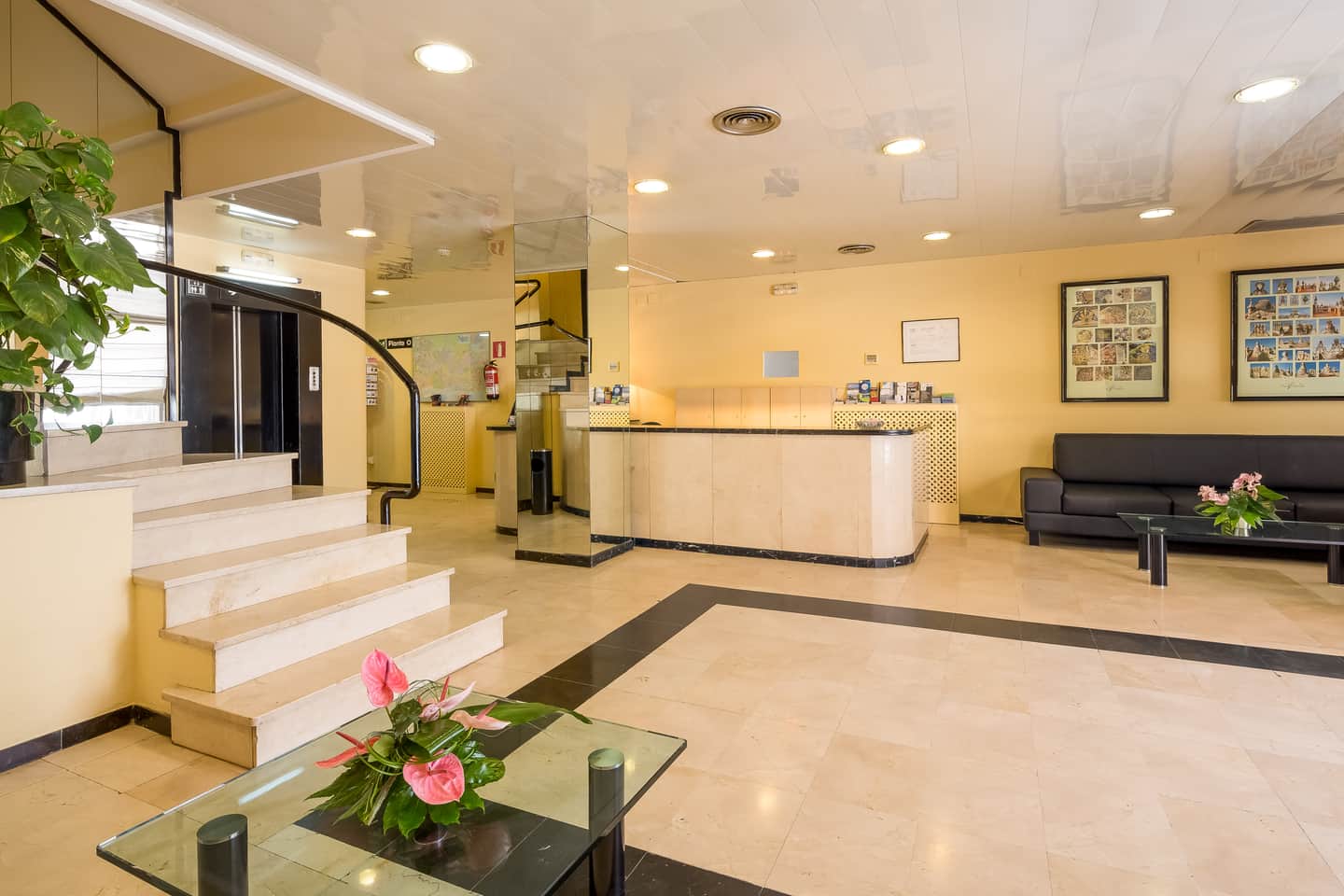 Aparthotel Bertrán