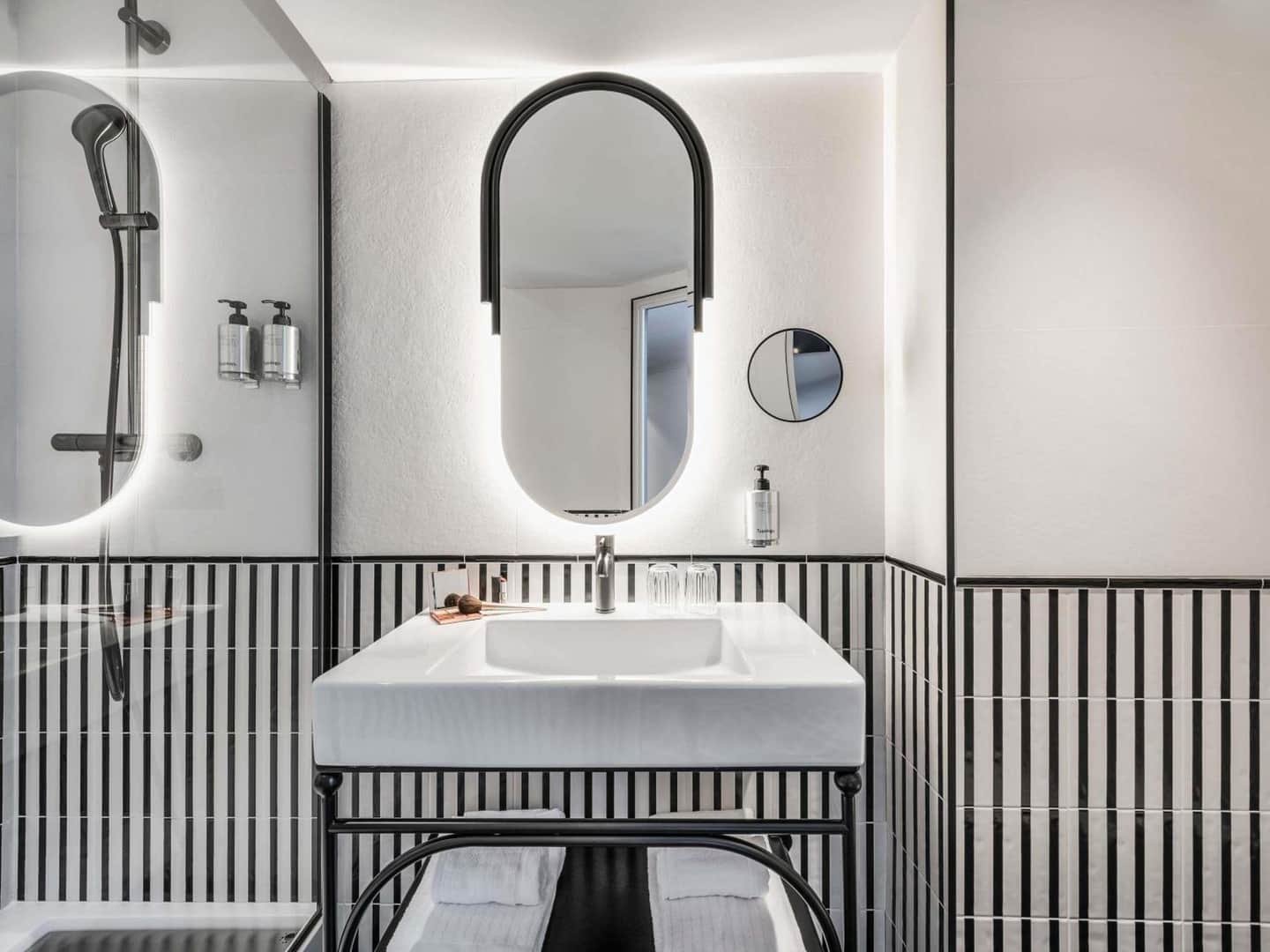 Hotel Faubourg Galant Paris, Handwritten Collection