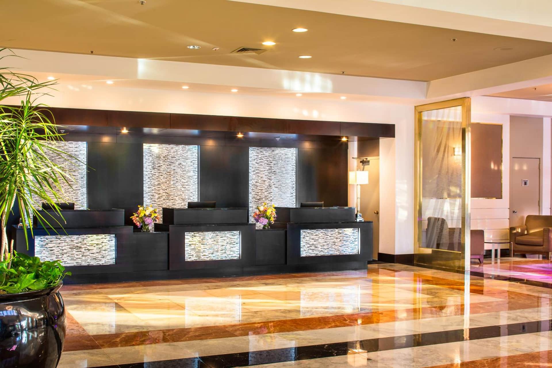 DoubleTree by Hilton New York LaGuardia