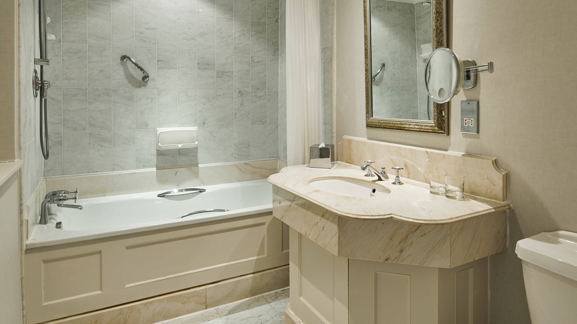 Hanbury Manor Marriott Hotel & Country Club