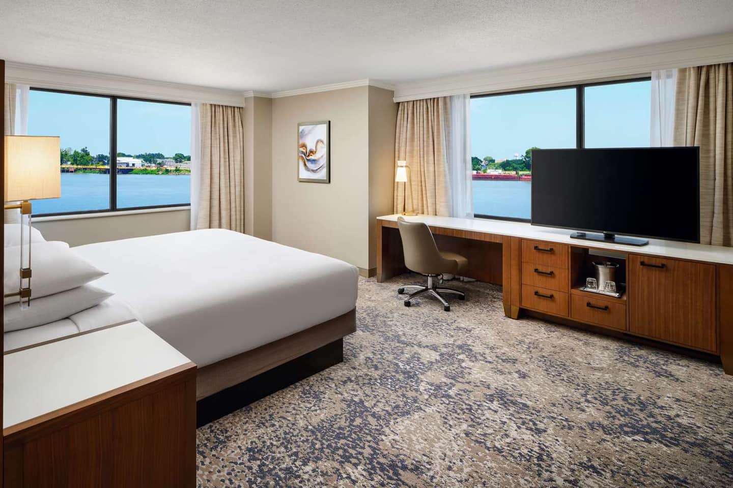 Hilton New Orleans Riverside