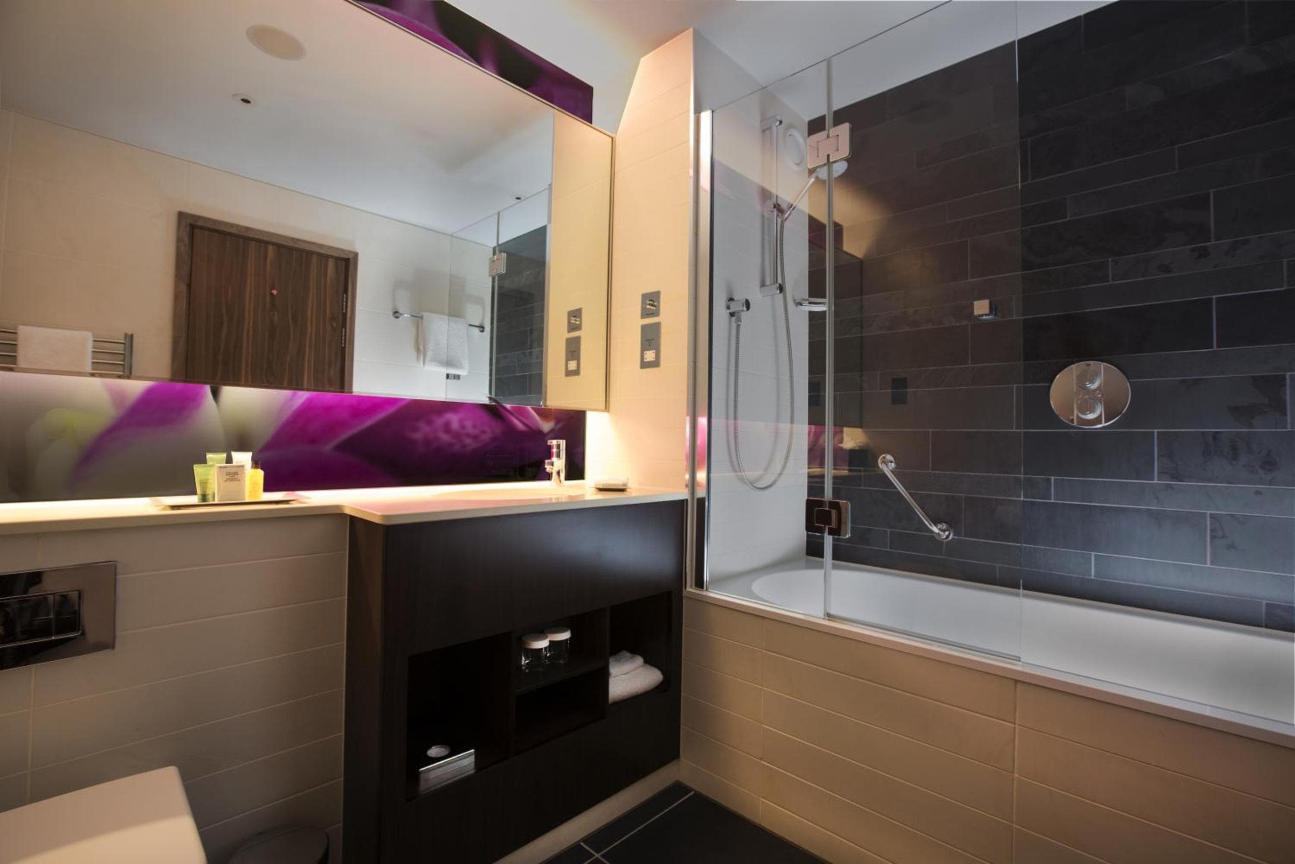 Hilton London Heathrow Airport Terminal 5